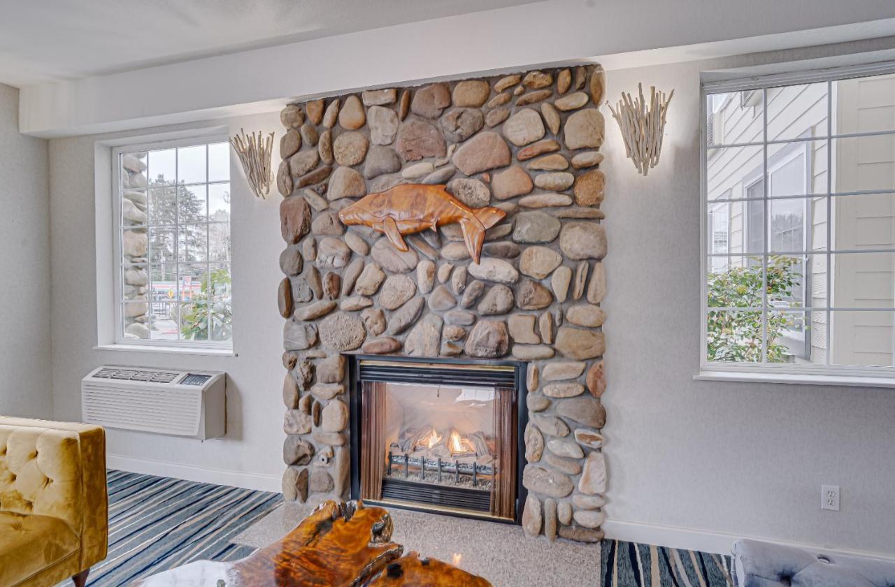 The Ashley Inn & Suites Lincoln City Exteriör bild