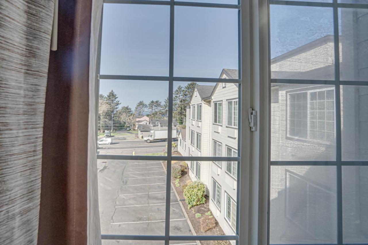 The Ashley Inn & Suites Lincoln City Exteriör bild
