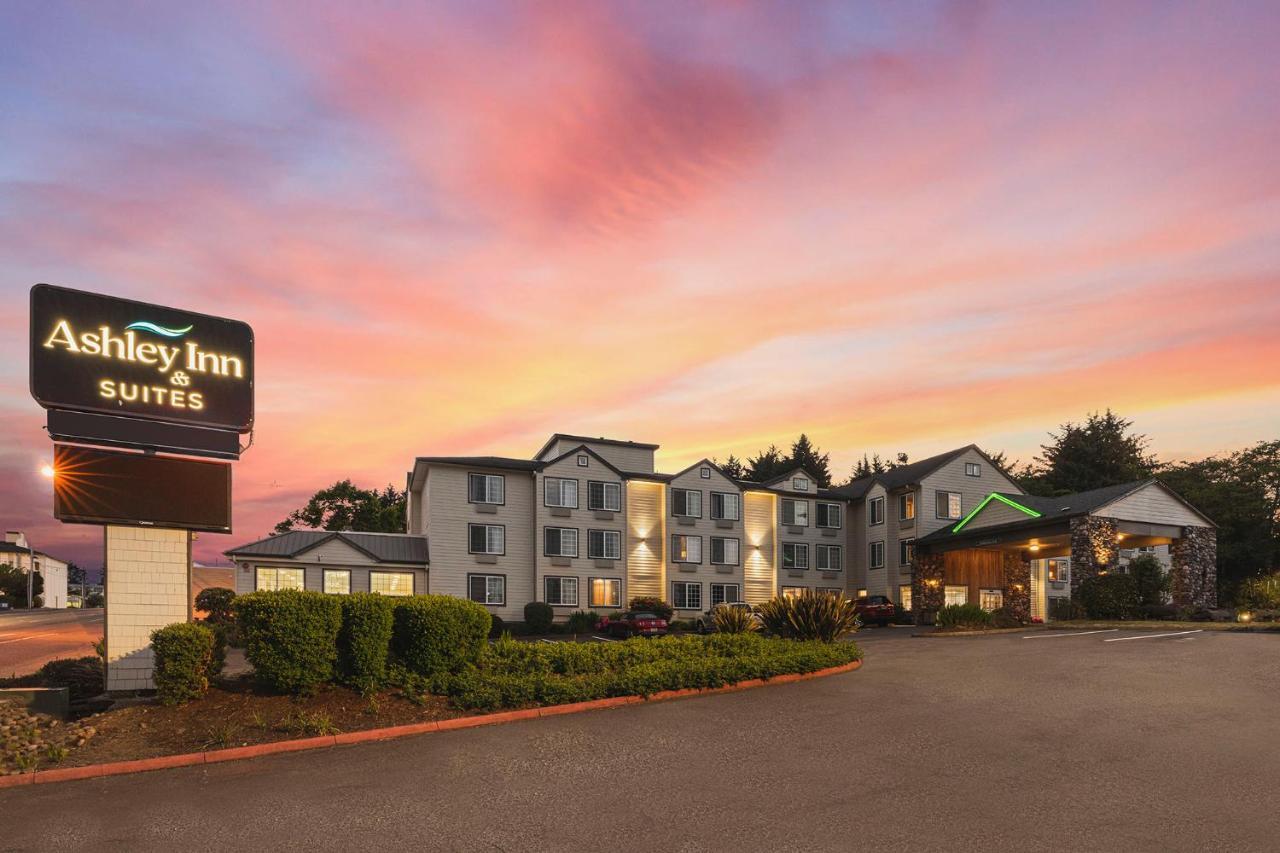 The Ashley Inn & Suites Lincoln City Exteriör bild