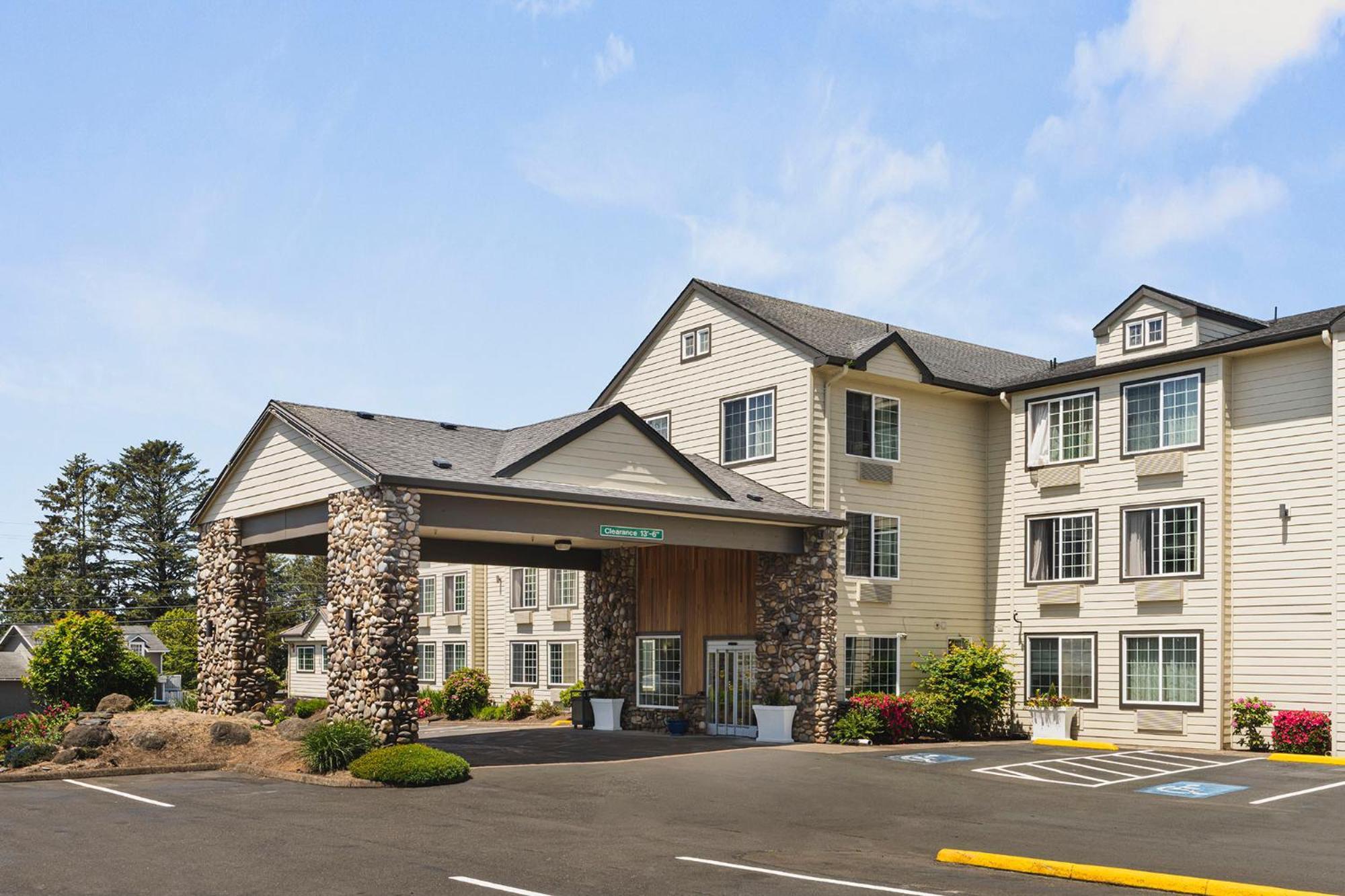 The Ashley Inn & Suites Lincoln City Exteriör bild