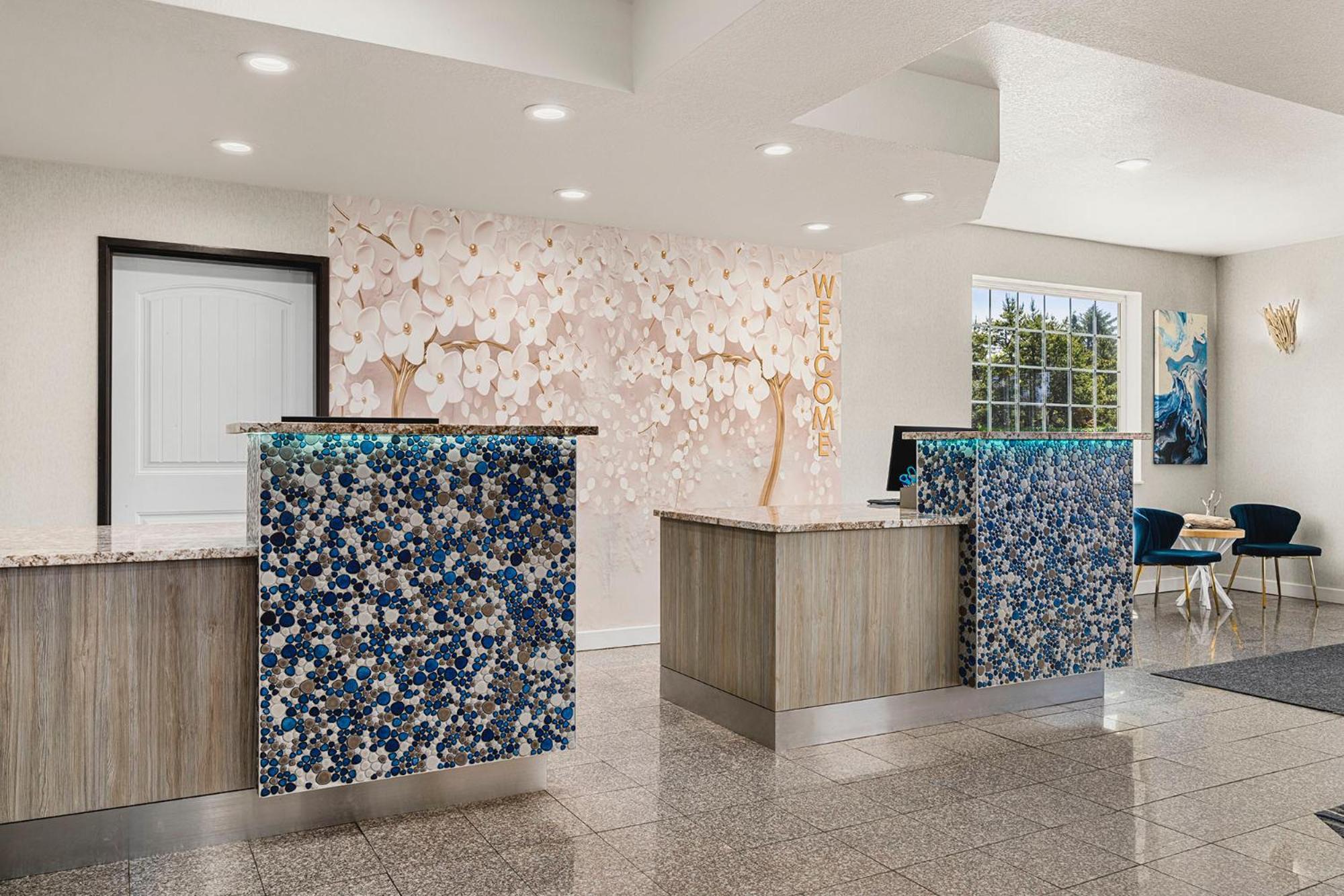 The Ashley Inn & Suites Lincoln City Exteriör bild